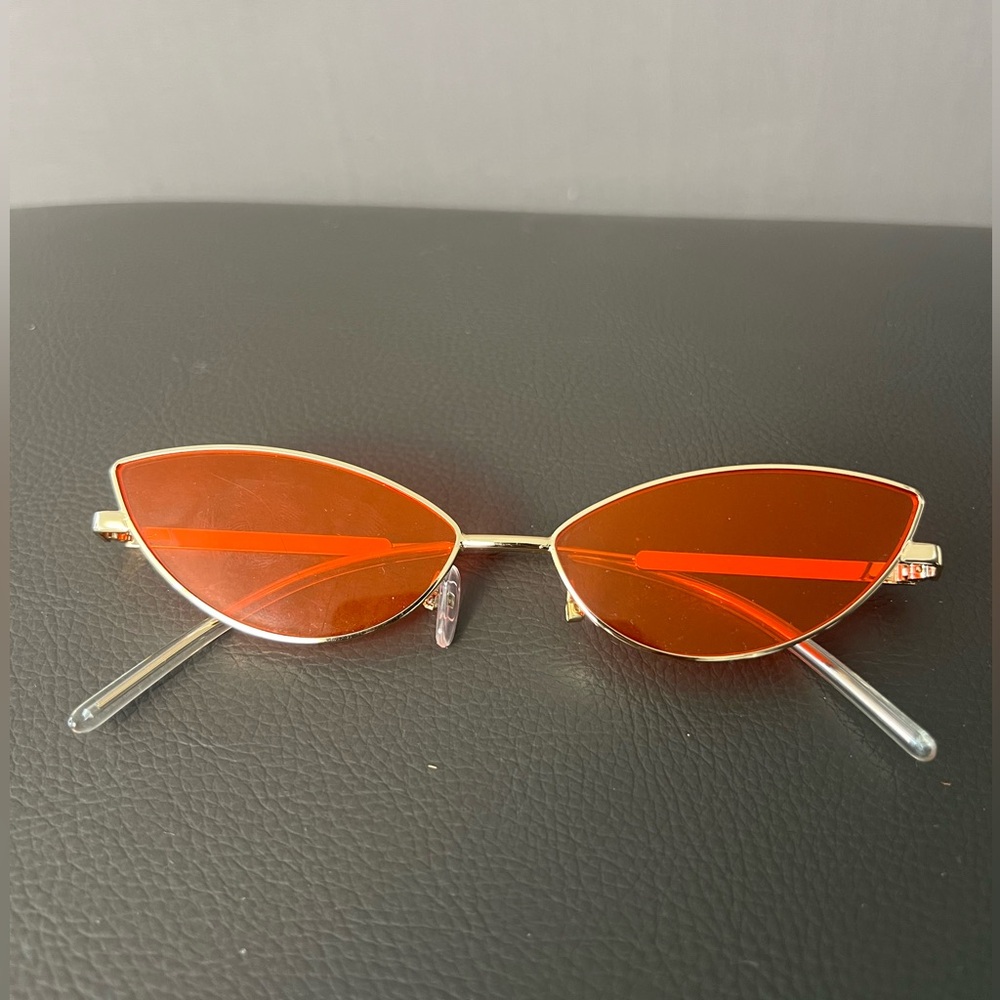 Stylish Red Cat-Eye Sunglasses